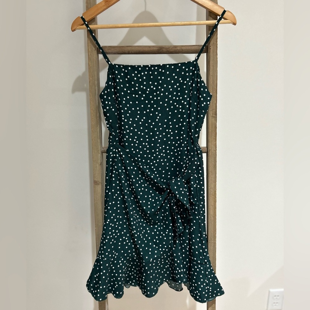 Princess Polly Caesura Green Mini Polka Dot Dress Ruffle Hem Size 6 Summer Party